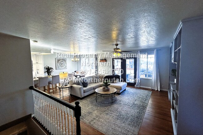 Building Photo - Large 5 bedroom home coming available in Layton