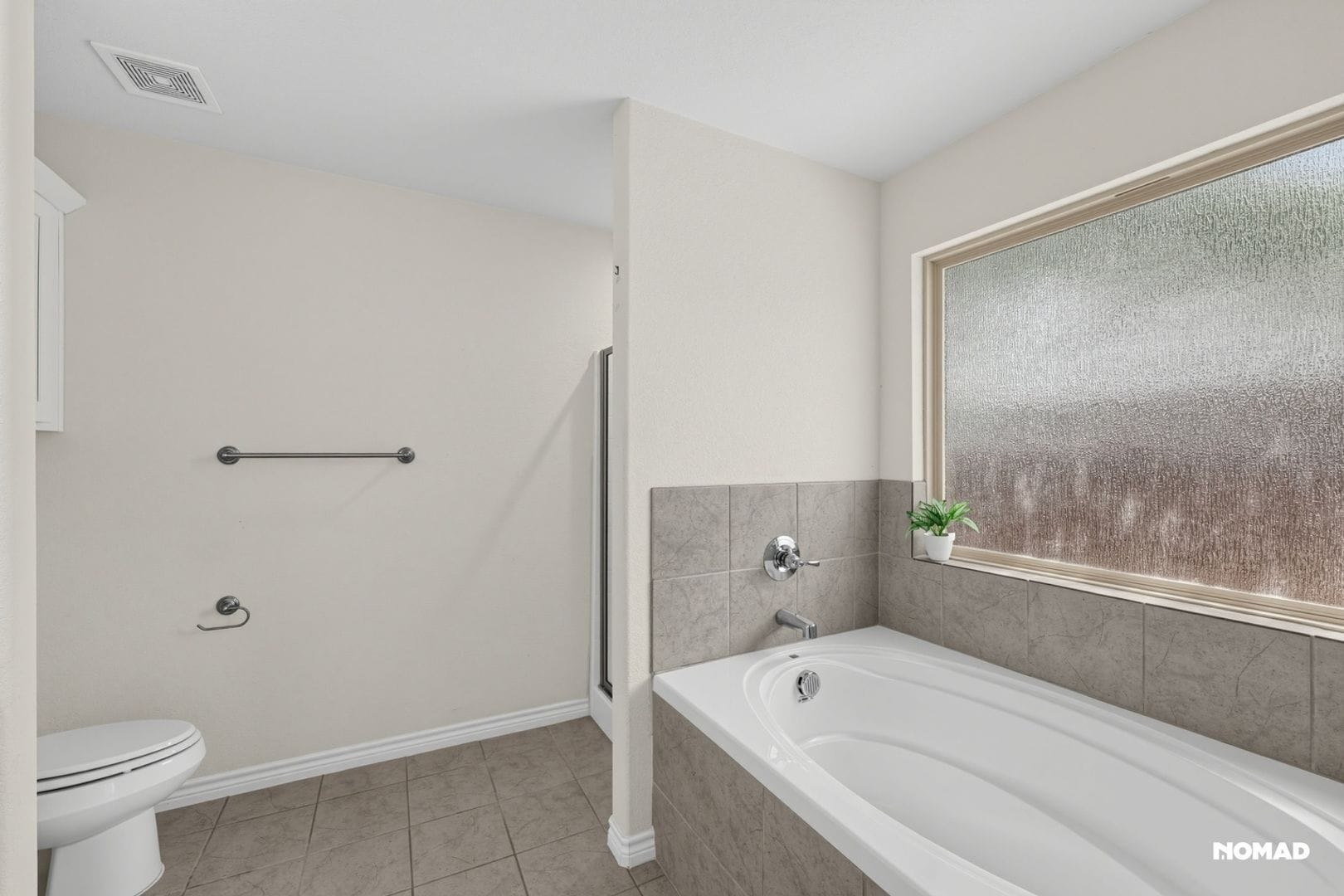 Building Photo - 205 Shady Oaks Dr