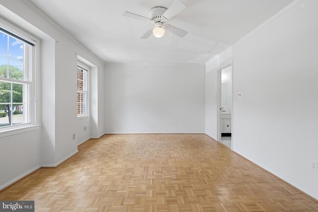 Building Photo - 8350 Glastonbury Ct