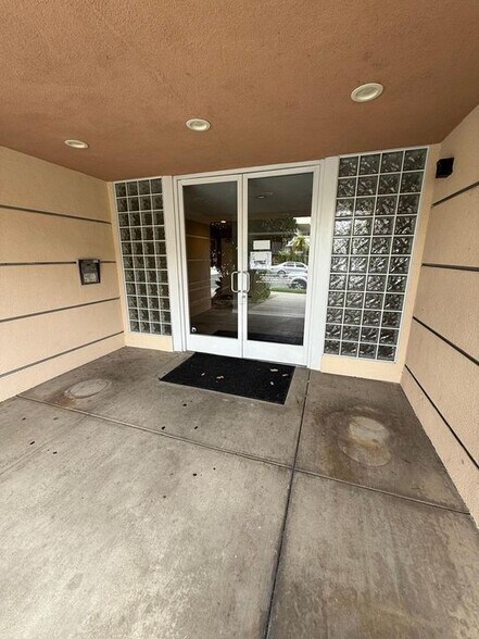 Building Photo - 4328 Mammoth Ave