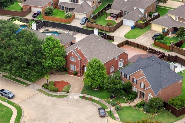 Building Photo - 1404 Parkwood Dr