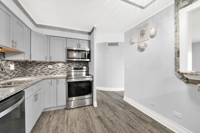 Building Photo - 2300 Beau Monde Terrace