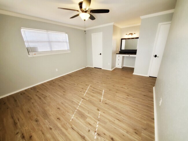 Large 2nd primary bedroom - 37438 Meadowview Dr