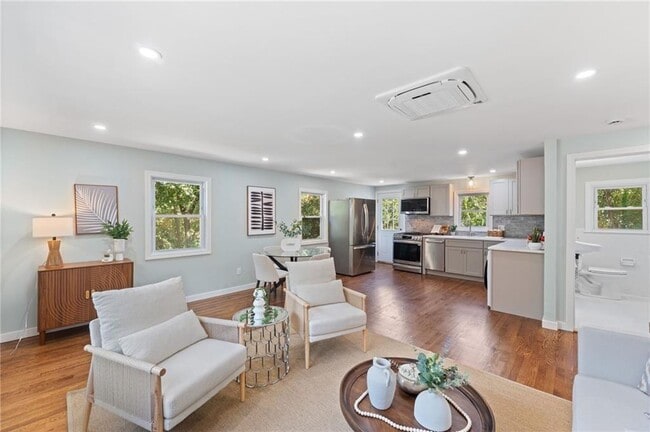 Building Photo - 7 Laneway Ct