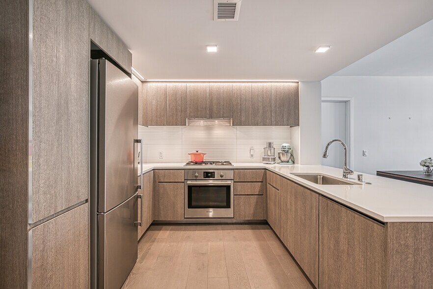 Building Photo - 1300 22nd St