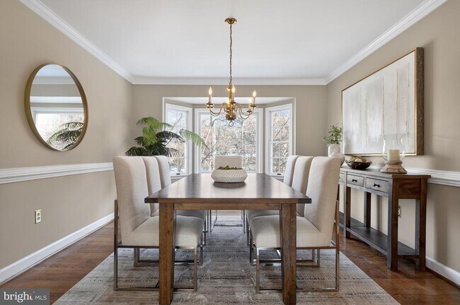 Building Photo - 8815 Surrey Ct