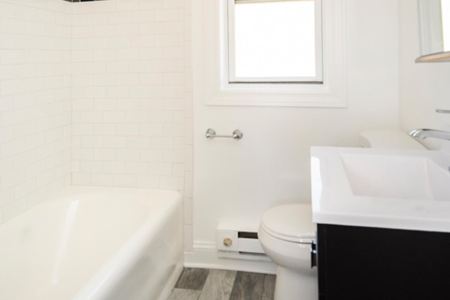 Building Photo - 3816 N Greenview Ave