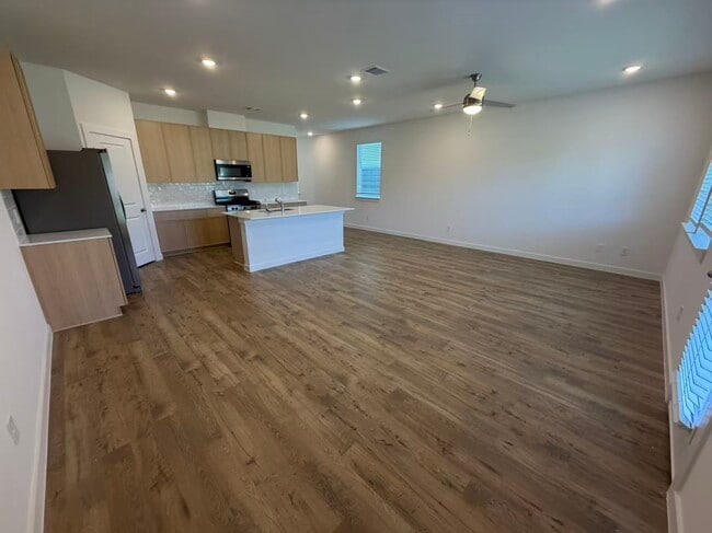 Building Photo - 28122 Meadowlark Sky Dr