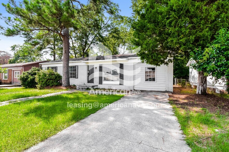 Building Photo - 926 Poplar St
