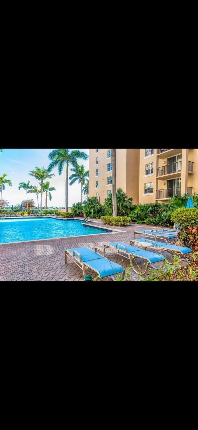 Building Photo - 1803 N Flagler Dr