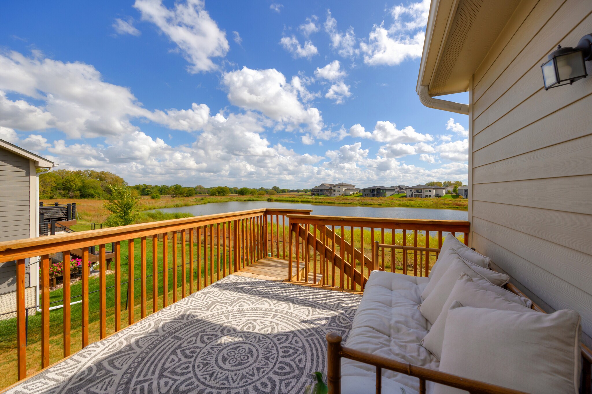 Building Photo - 9440 Rushbrook Dr