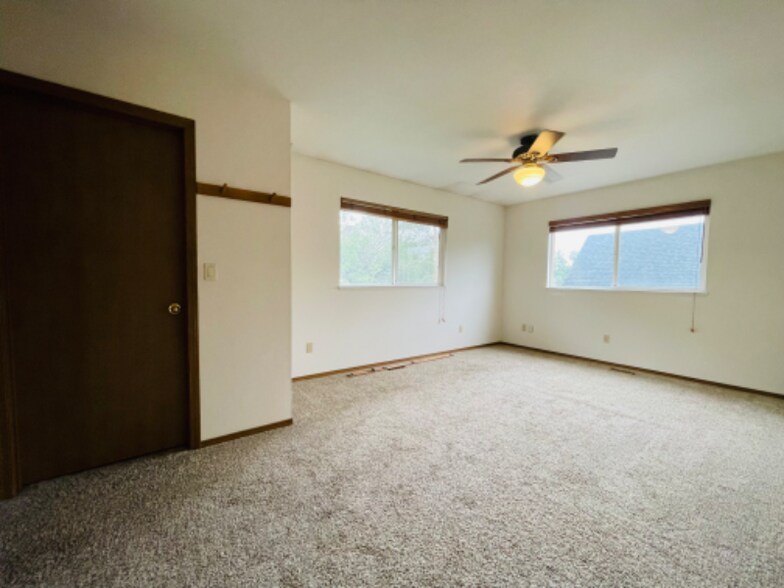 Building Photo - 2428 W Pikes Peak Ave