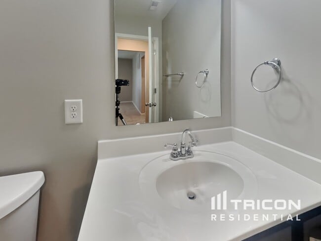 Building Photo - 1037 Bitting Hall Cir