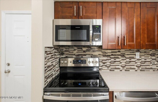 Building Photo - 203 Wellington Pl