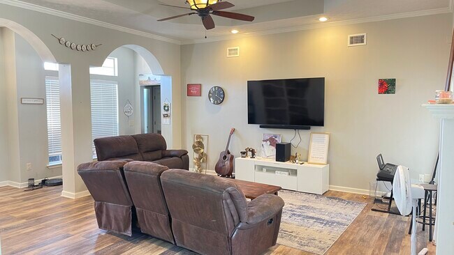 Building Photo - 6917 Minchew Ct