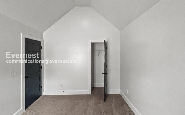 Building Photo - 528 Polo Way