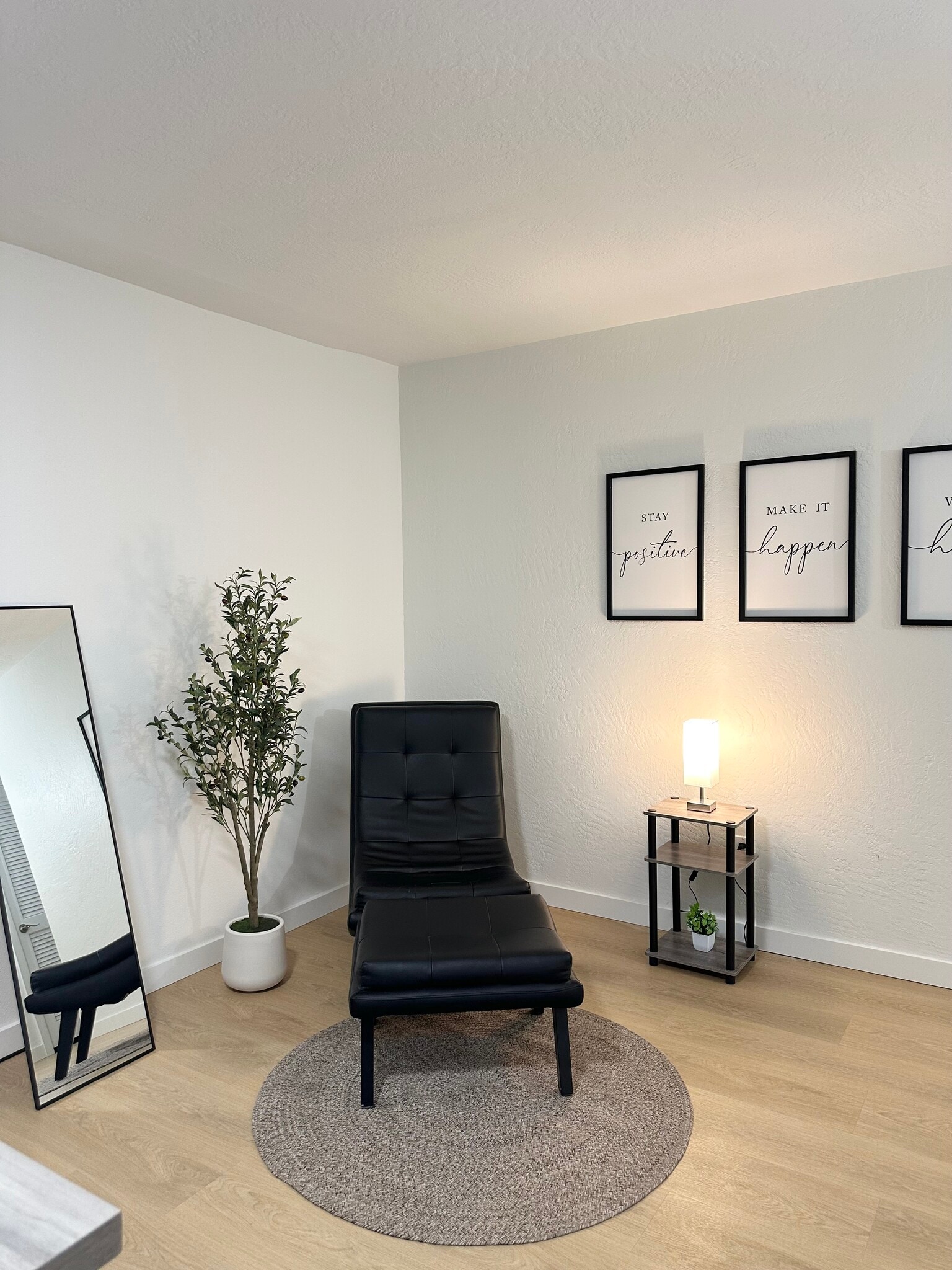 Building Photo - 4611 N Eddy Dr