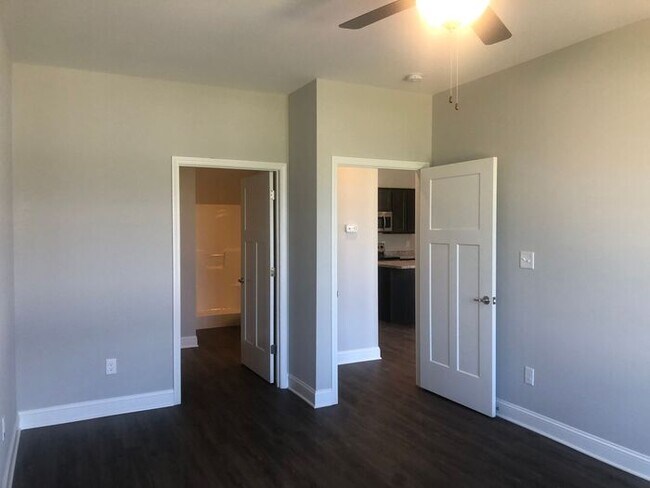 Building Photo - 2 Bed, 2 Bath in Alpine Meadow!