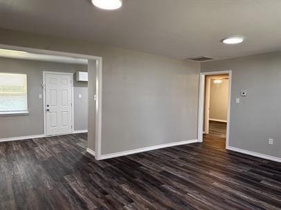 Building Photo - 560 Loraine Cir