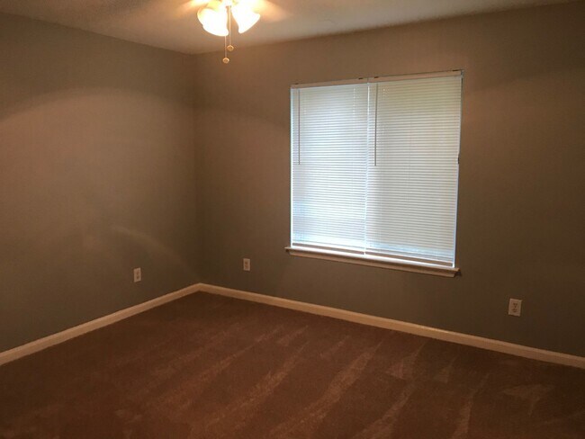 Building Photo - 1511 Graduate Ln