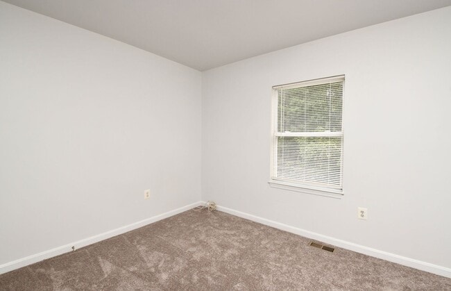 Building Photo - BEAUTIFUL TOWNHOME FOR RENT