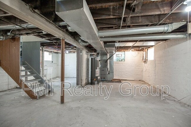 Building Photo - 12203 Castlewood Ave