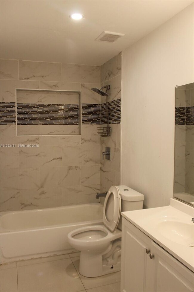 Building Photo - 6651 Custer St