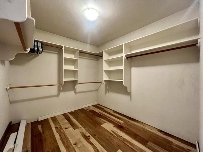 Building Photo - 1062 Thelma Way