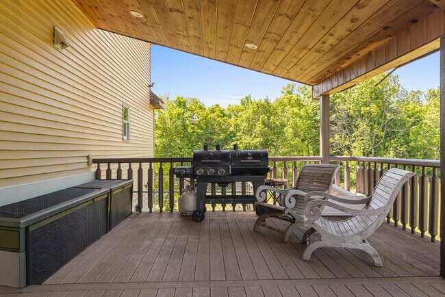 Building Photo - 129 Wildberry Dr