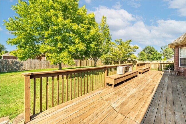 Building Photo - 4103 SE 3rd St