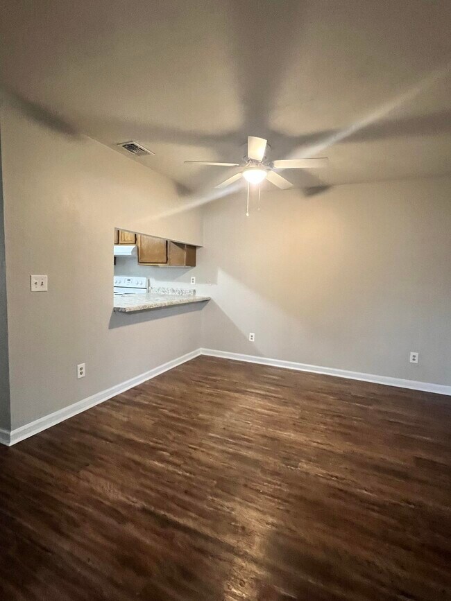 Building Photo - 2968 Woodrich Dr