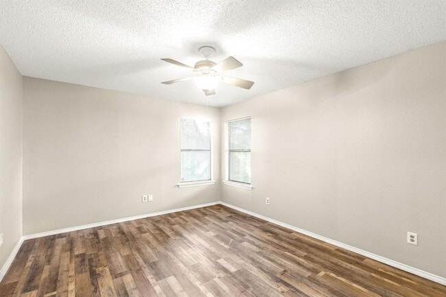 Building Photo - 12900 Garfield Ln