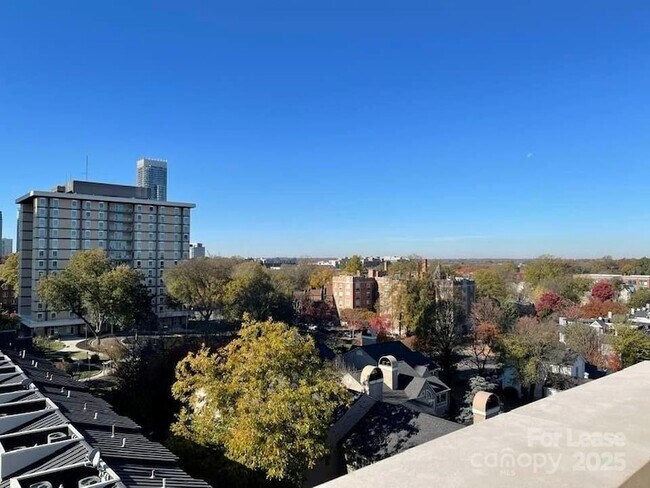 Building Photo - 715 N Church St