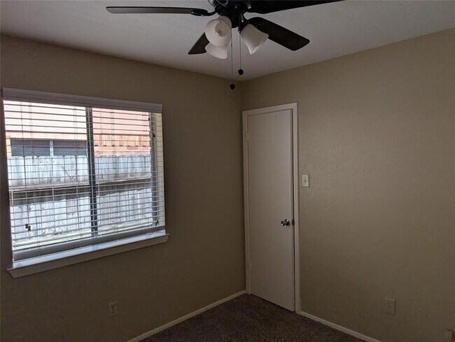 Building Photo - 7210 Thicket Trail Dr