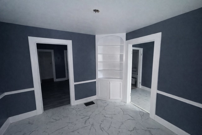 Building Photo - 444 N Chester Ave