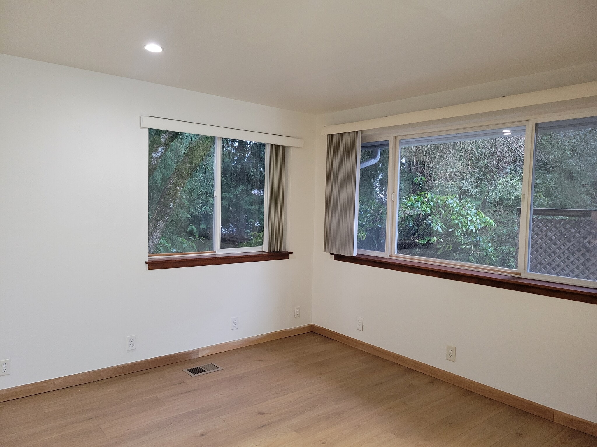 Comfortable family room/den overlooking back patio and backyard - 13344 23rd Pl NE