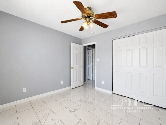 Building Photo - 4-bedroom, 3-bathroom home in Parkway Place