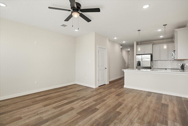 Building Photo - 585 Galt Dr