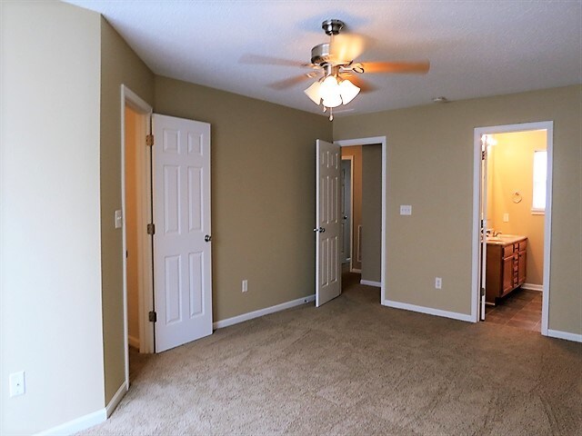 Building Photo - 9789 Gibbon Ln