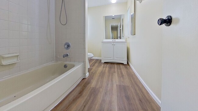 Building Photo - Spacious 4 Bedroom Home in Girvin!