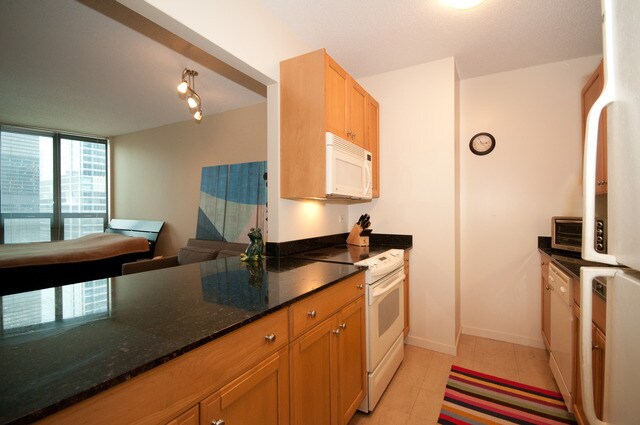 Building Photo - 400 N La Salle Dr