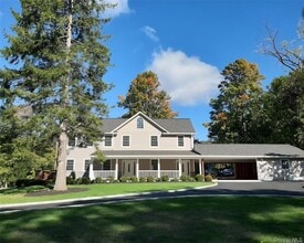 Building Photo - 9 Linda Ln