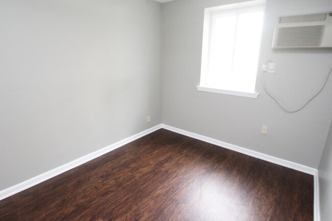 Interior Photo - SUMNER PLACE -- 112