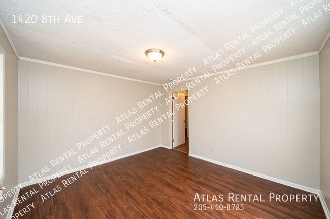 Building Photo - 1420 8th Ave