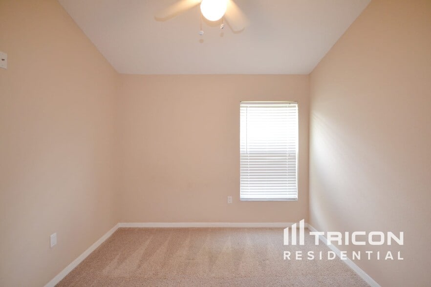 Building Photo - 6928 Jamestown Manor Dr