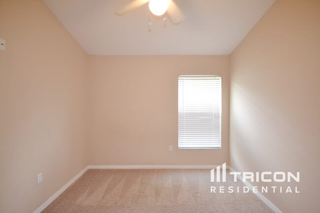 Building Photo - 6928 Jamestown Manor Dr