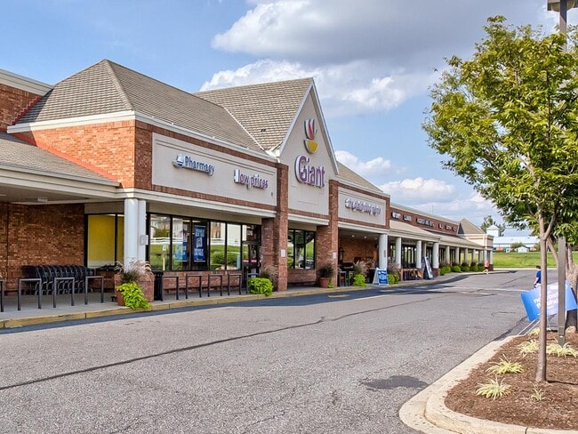 Building Photo - 7121 Bradshaw Ct E