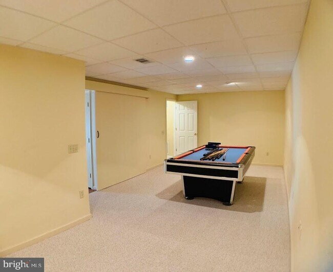 Building Photo - 21 Warwick Way