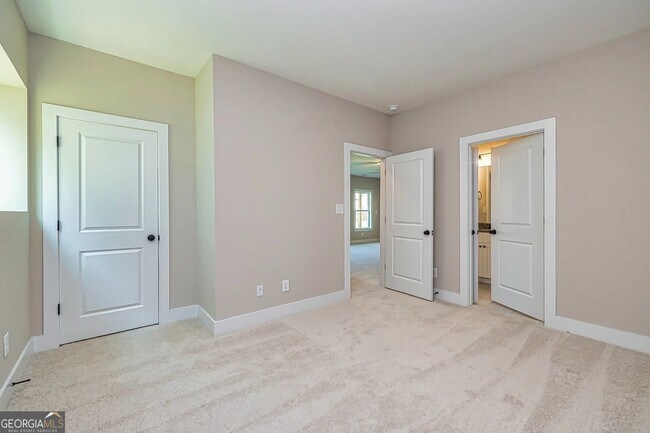 Building Photo - 69 Oakhurst Trail