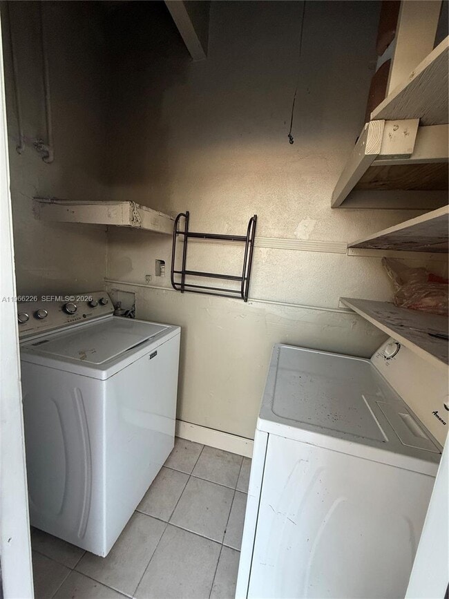 Building Photo - 4120 NE 12th Terrace